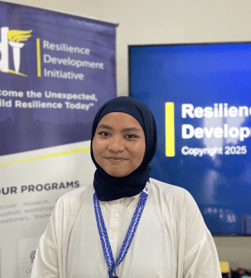 Vidya Trisandini Azzizi, PhD.